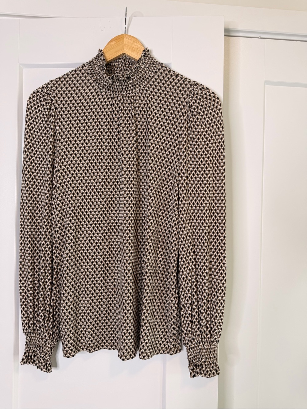 RW&CO. Black & Cream High-Neck Patterned Blouse
